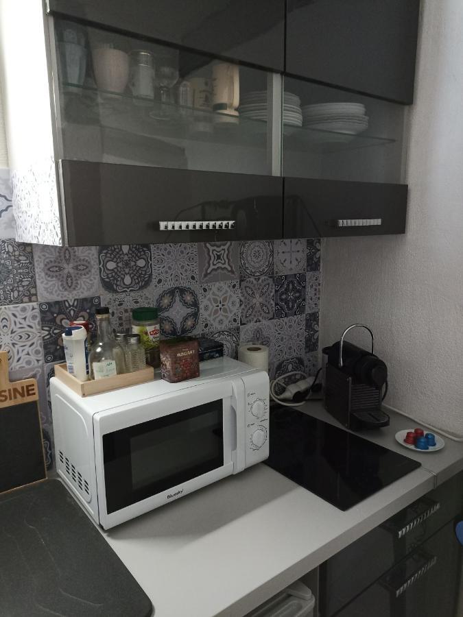 Le Logis Du Clocher Труа Экстерьер фото